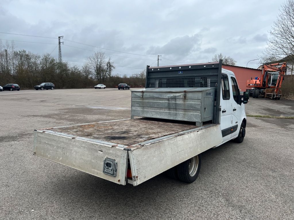 Nissan NV400