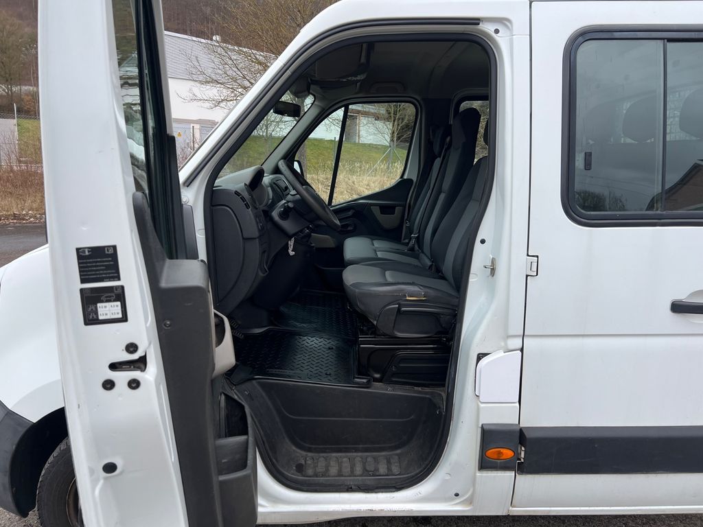 Nissan NV400