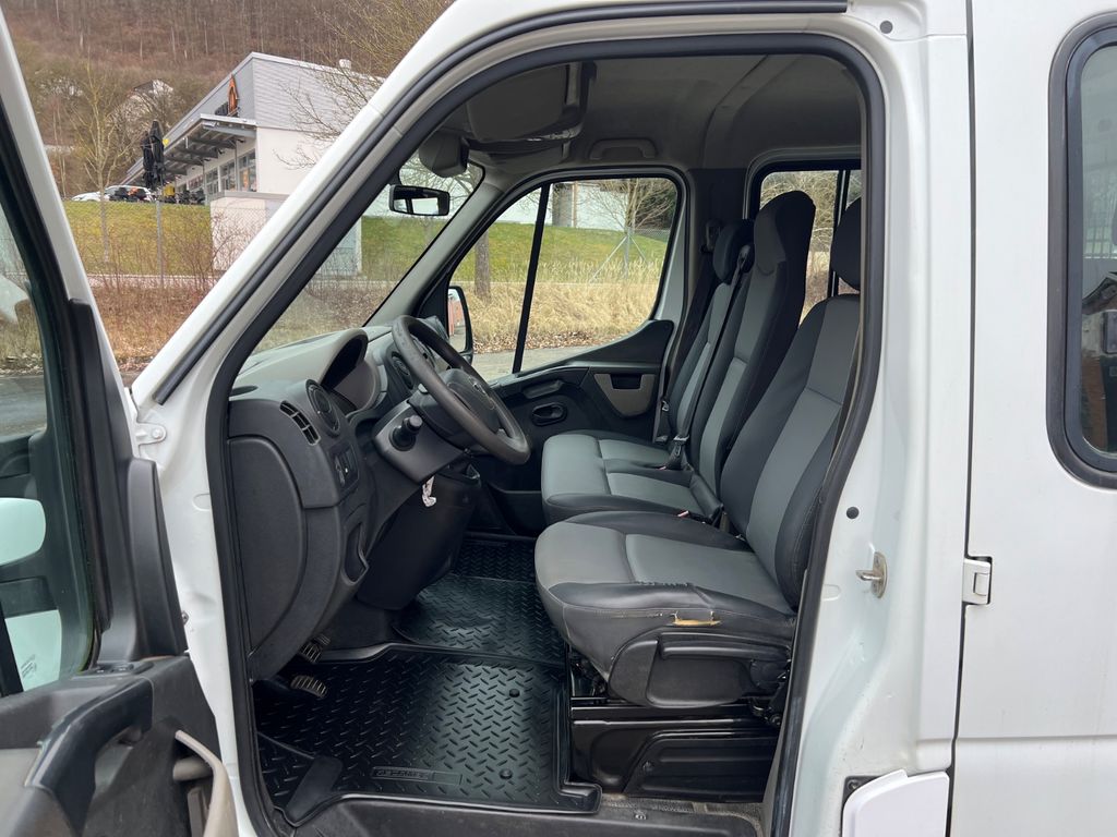 Nissan NV400