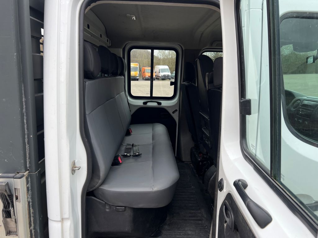 Nissan NV400