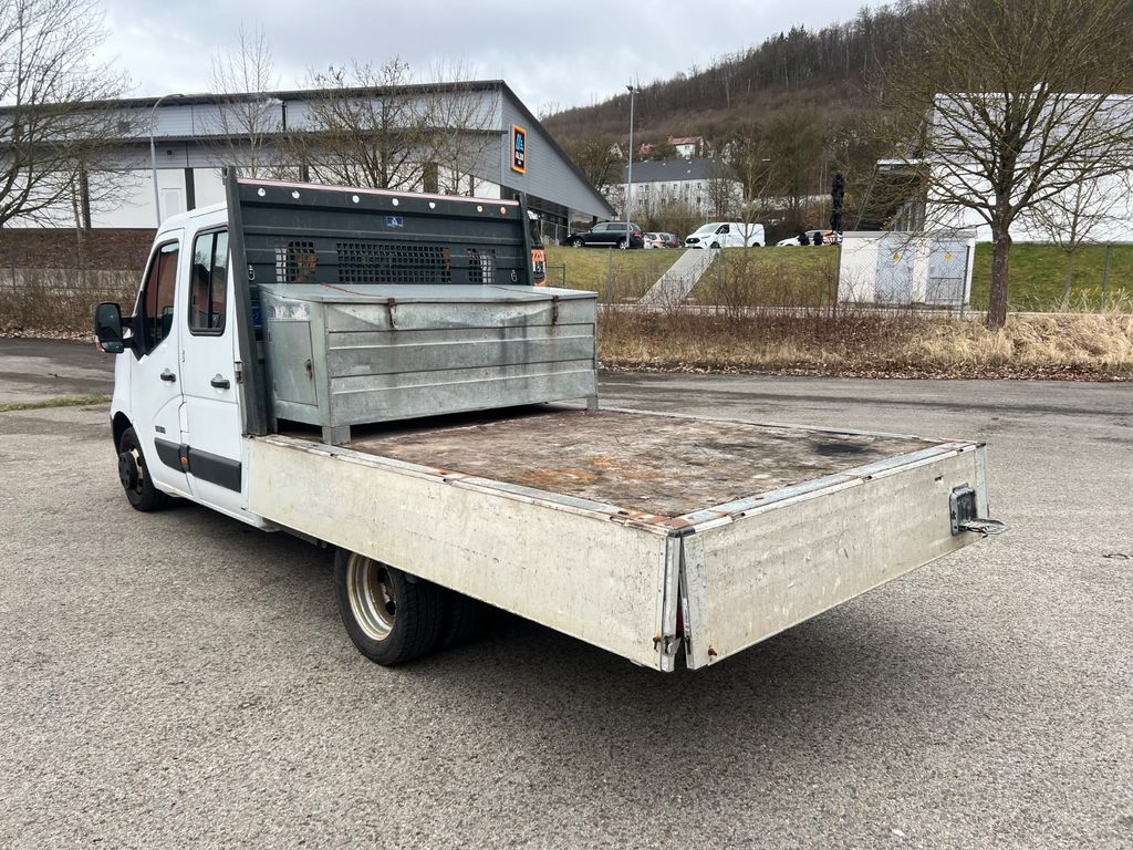 Nissan NV400