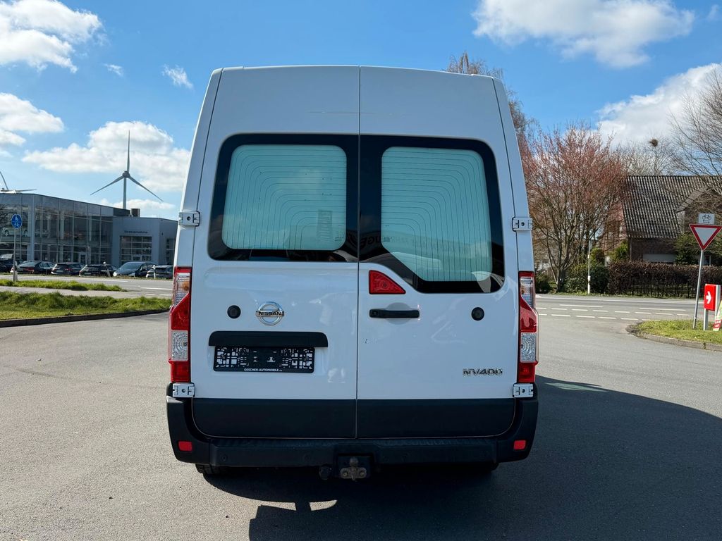 Nissan NV400