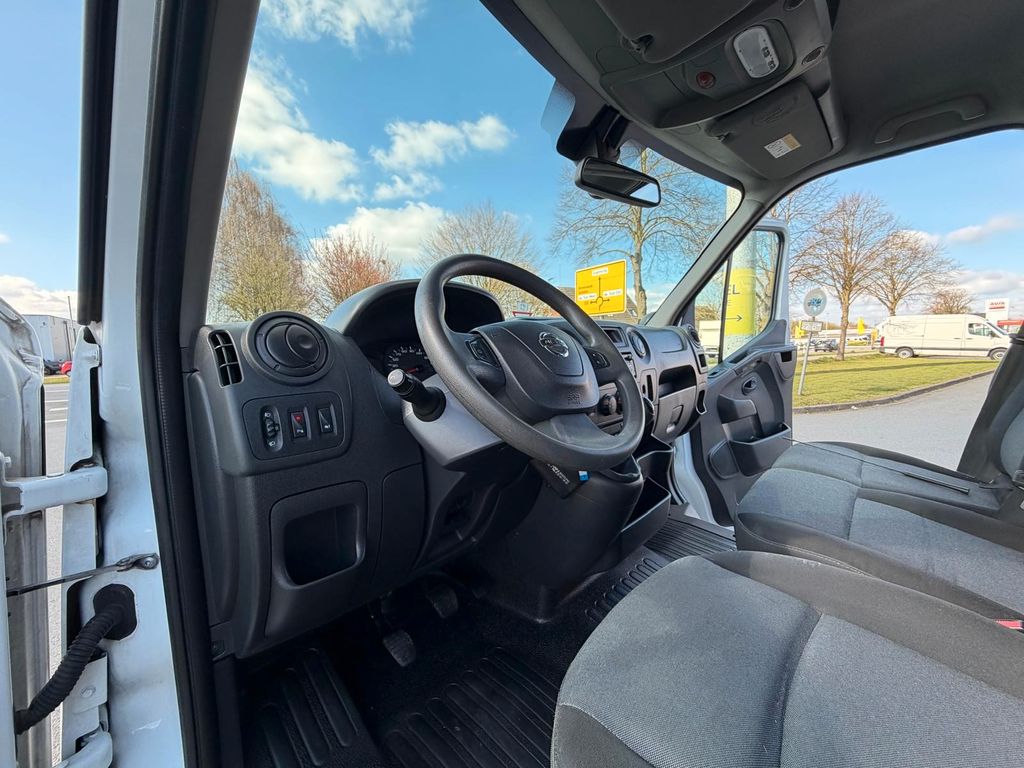 Nissan NV400