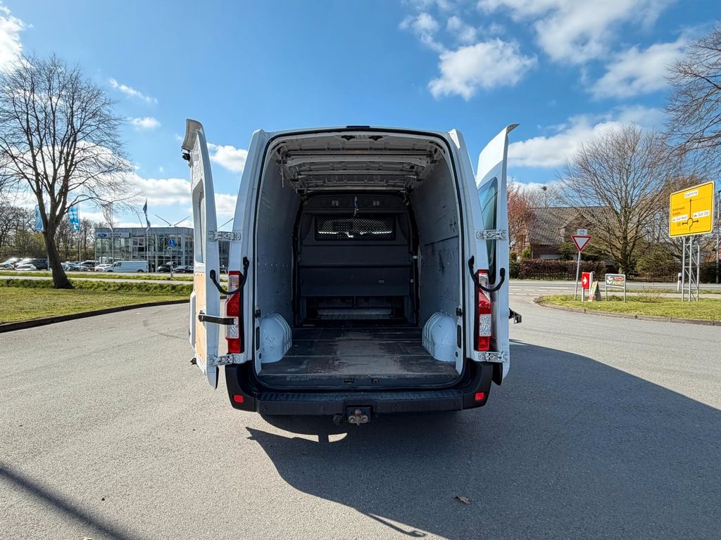 Nissan NV400