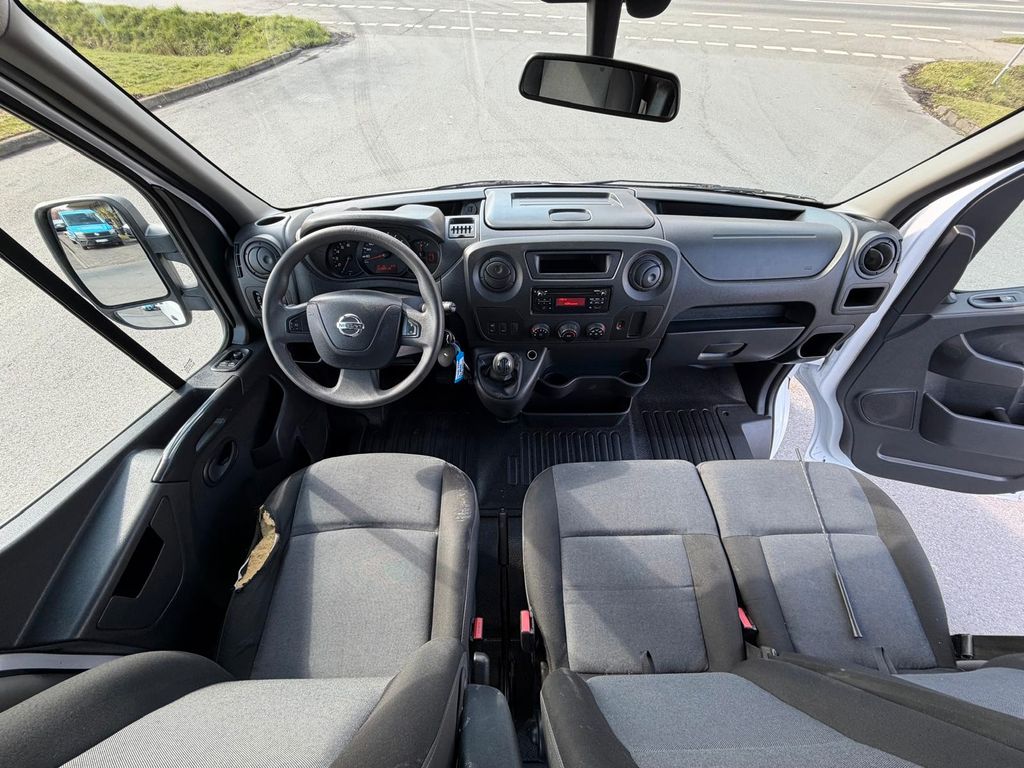 Nissan NV400
