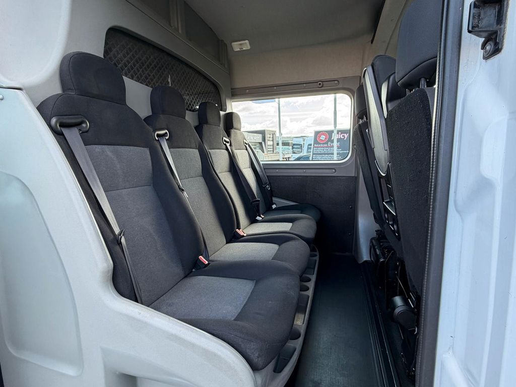 Nissan NV400