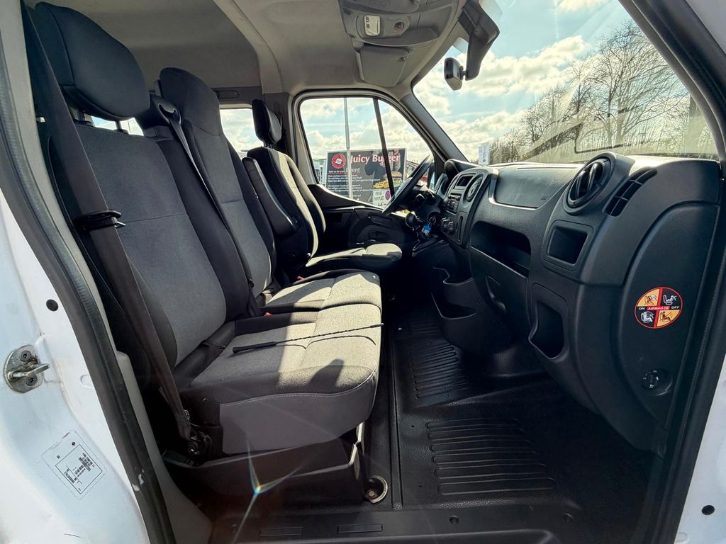 Nissan NV400