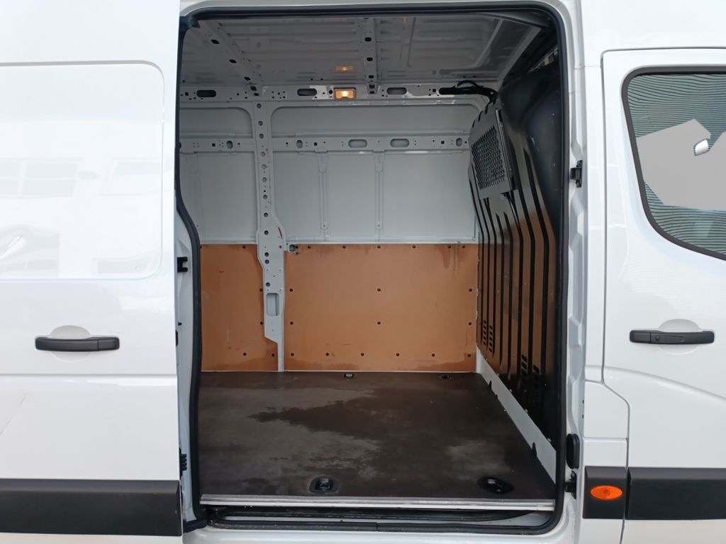 Nissan NV400