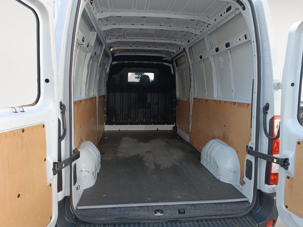 Nissan NV400