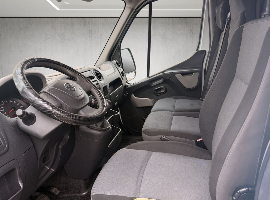 Nissan NV400