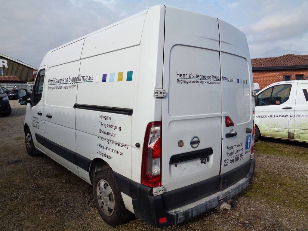 Nissan NV400