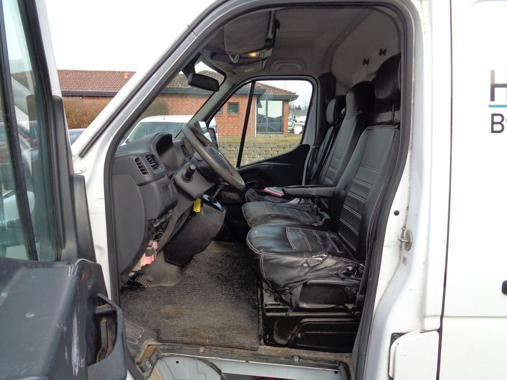 Nissan NV400
