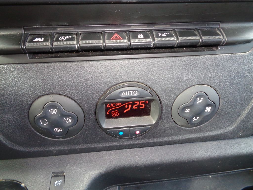 Nissan NV400