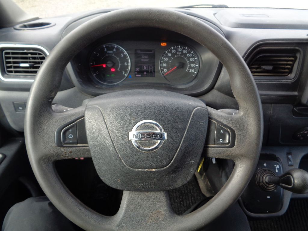 Nissan NV400