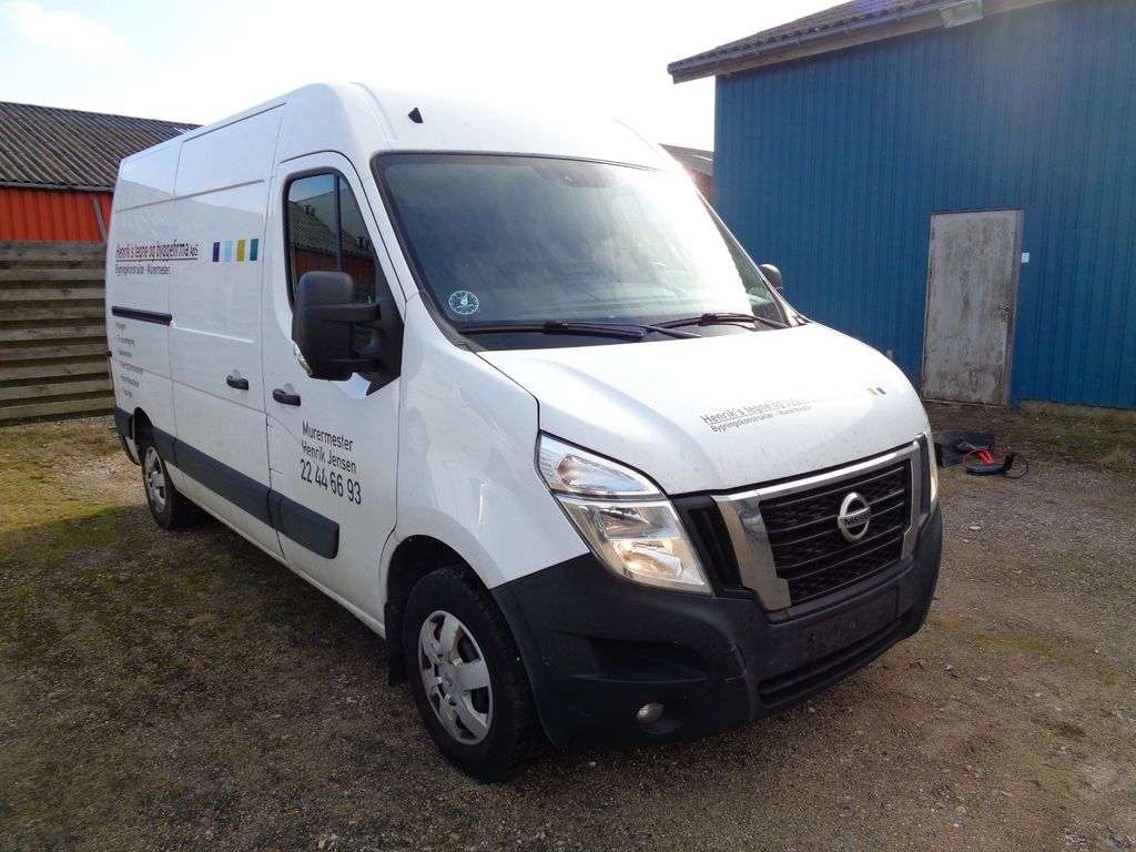 Nissan NV400