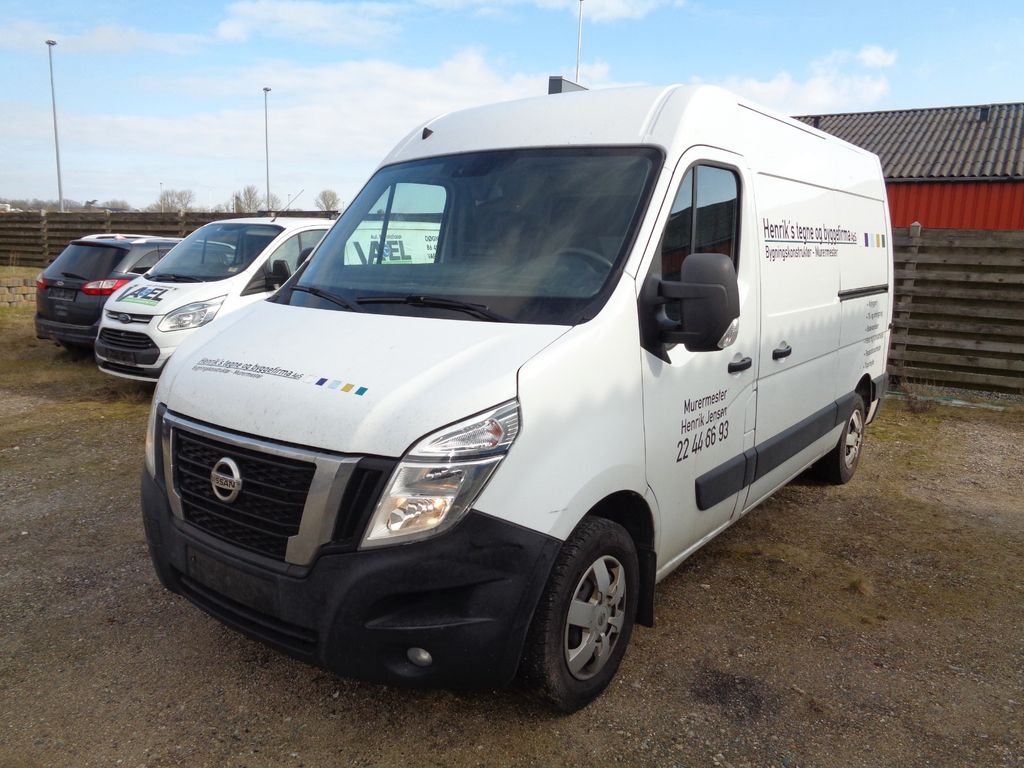 Nissan NV400