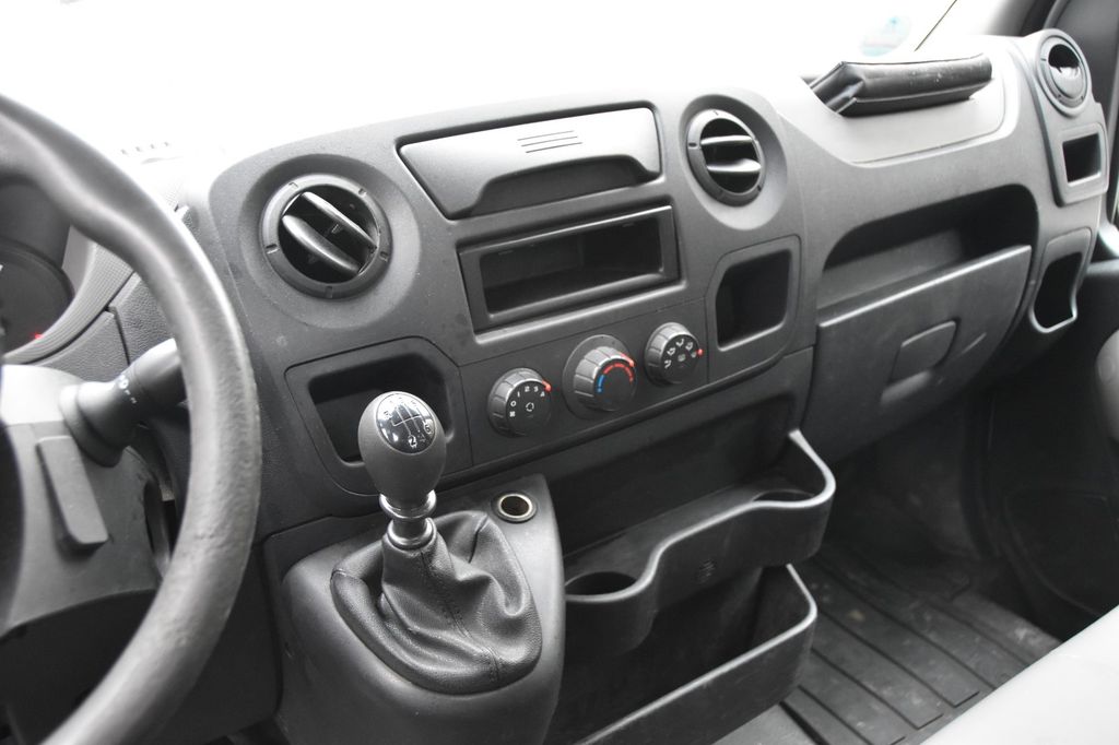 Nissan NV400