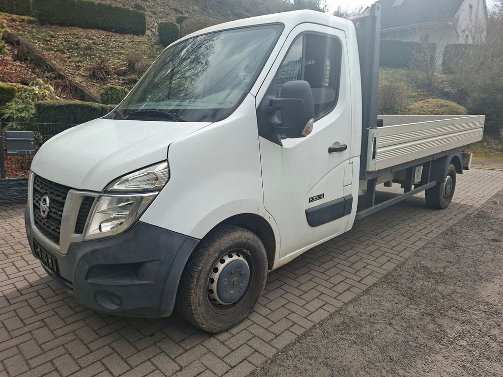 Nissan NV400