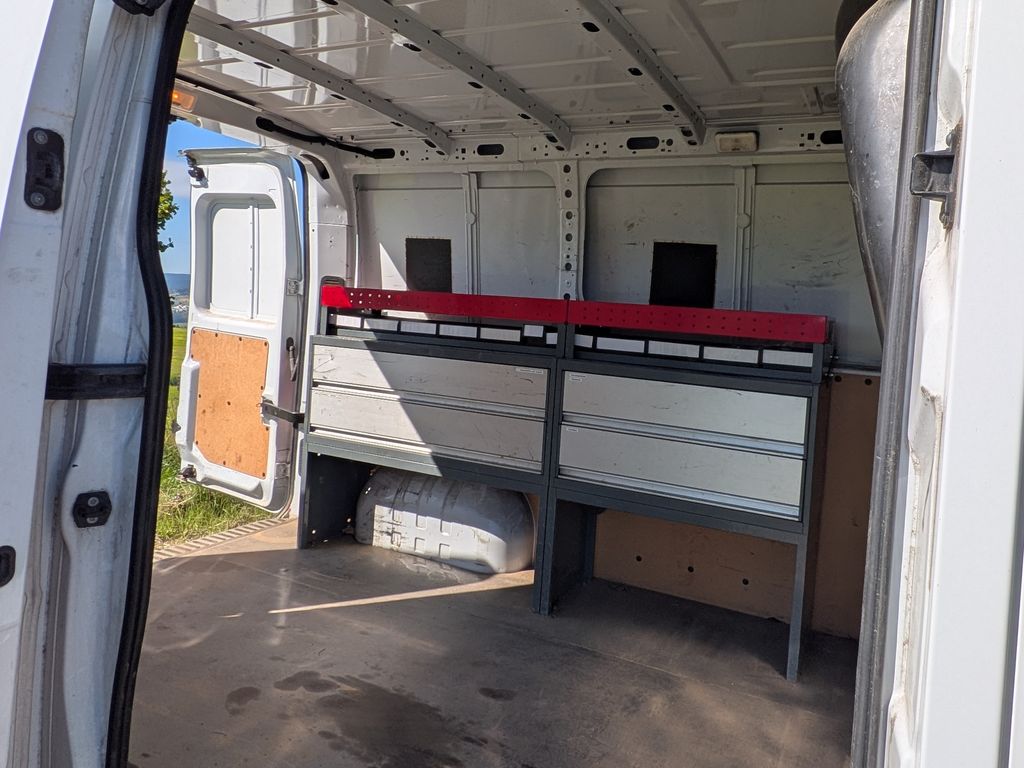 Nissan NV400