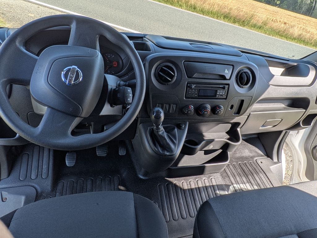 Nissan NV400