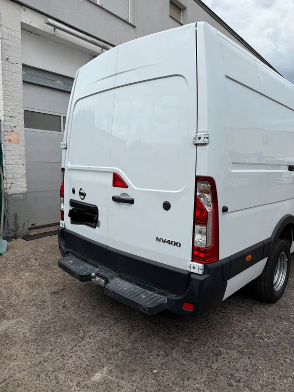 Nissan NV400
