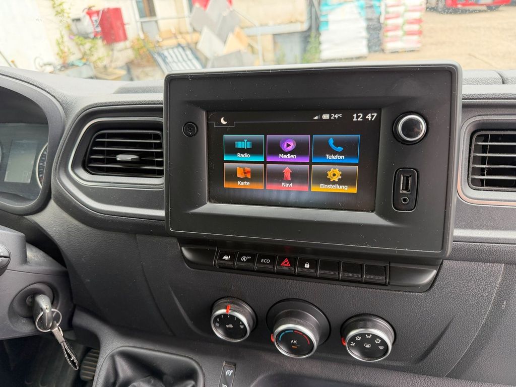 Nissan NV400