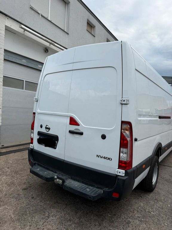 Nissan NV400