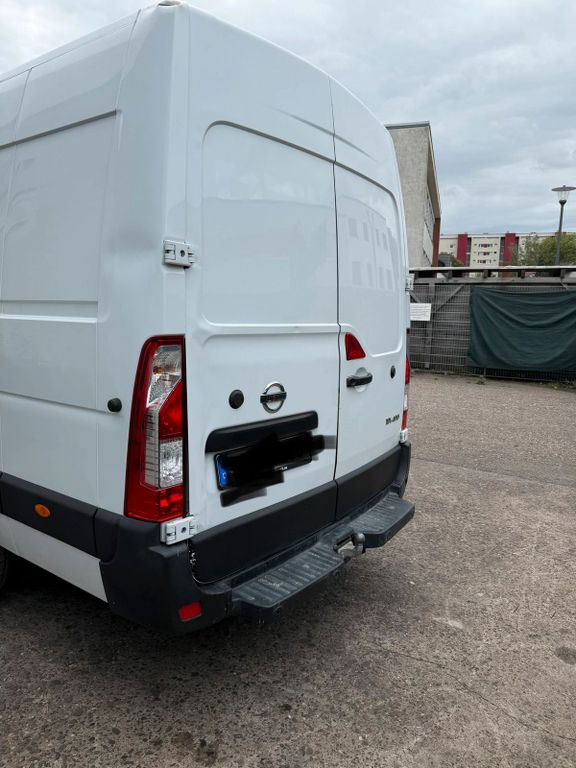 Nissan NV400