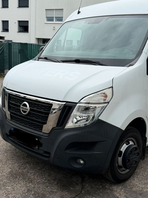 Nissan NV400