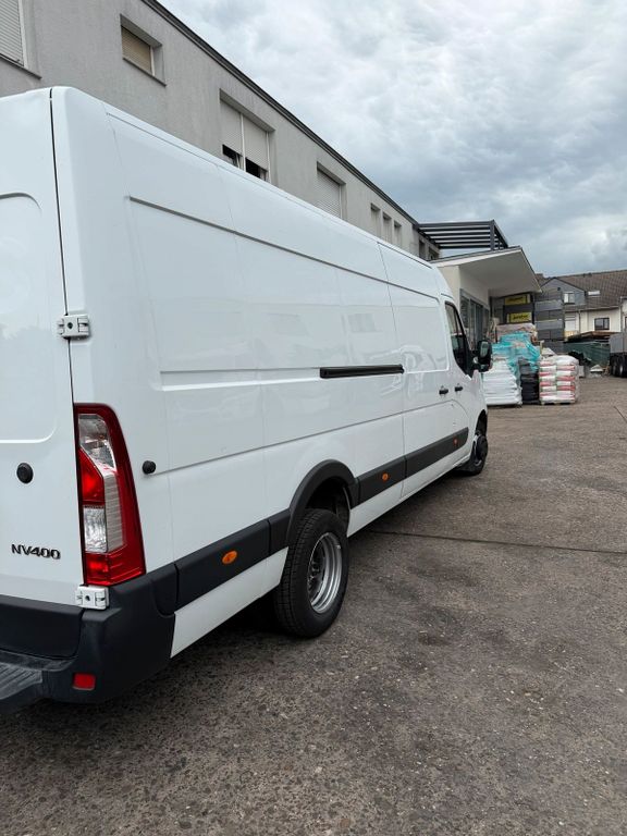 Nissan NV400