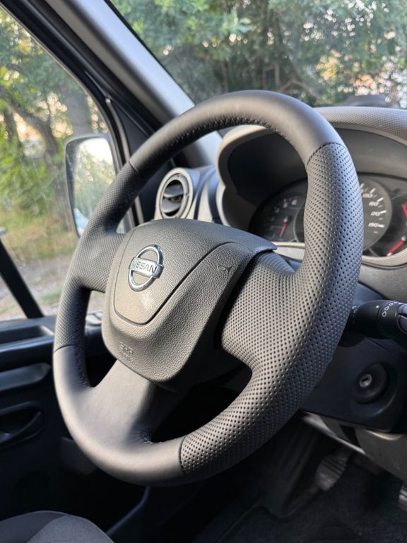 Nissan NV400