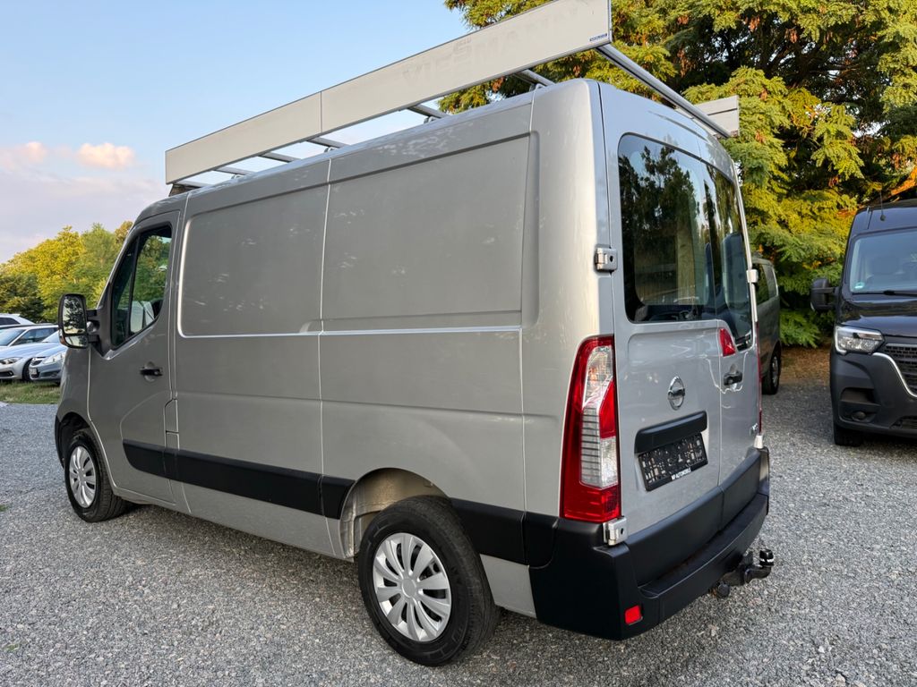 Nissan NV400