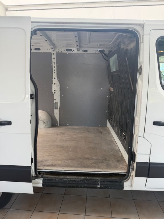 Nissan NV400