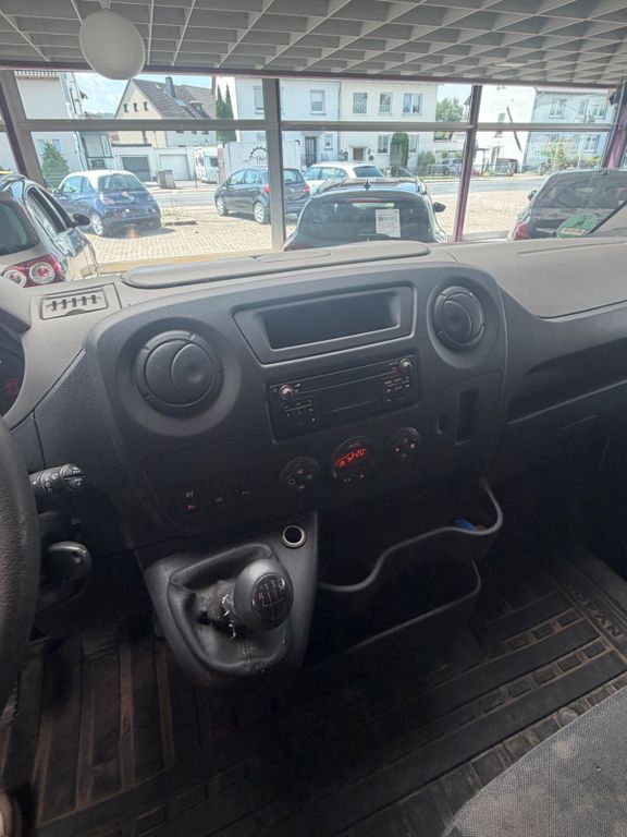 Nissan NV400