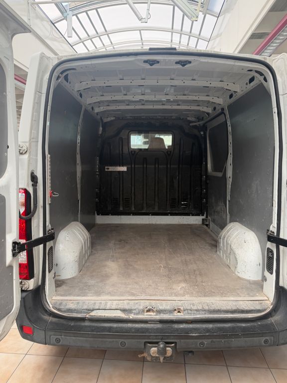 Nissan NV400