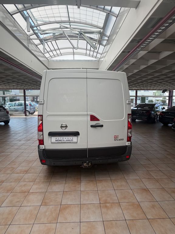 Nissan NV400