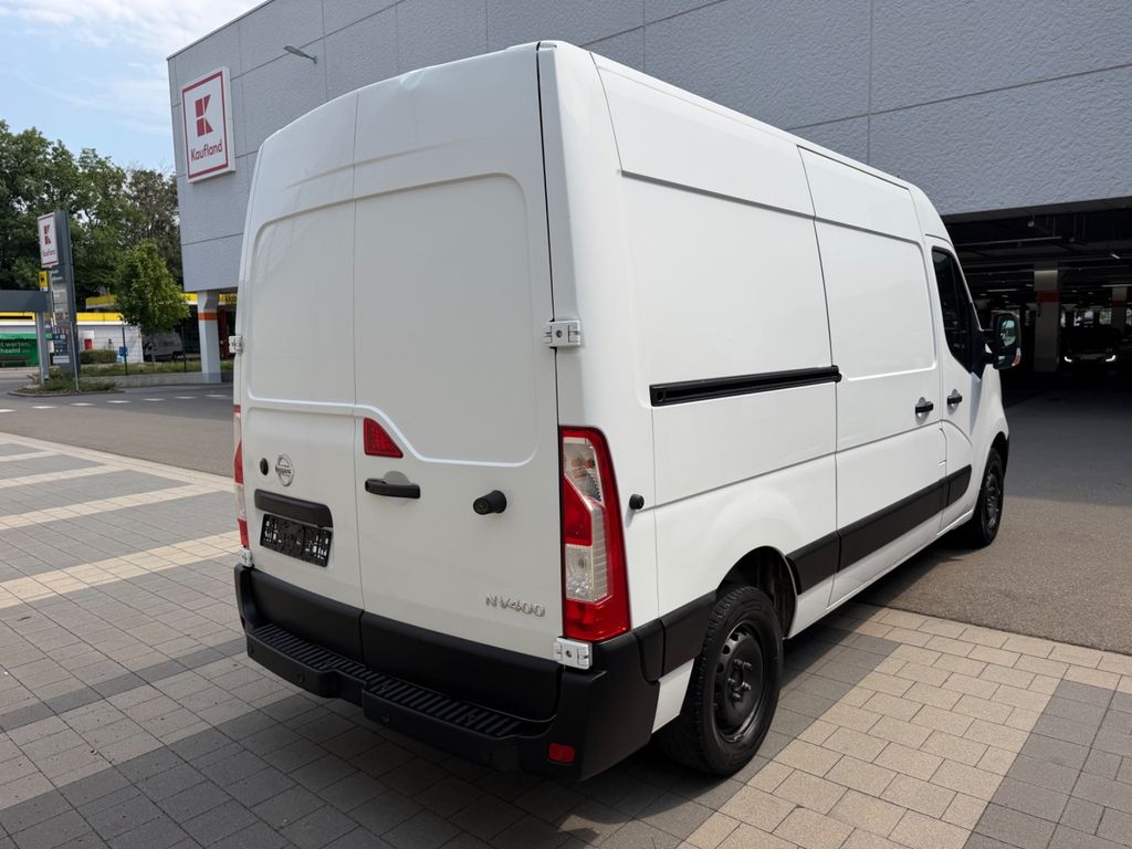 Nissan NV400