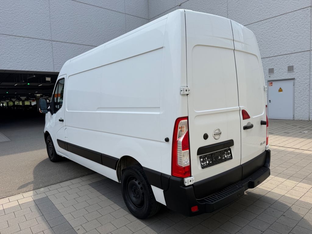 Nissan NV400