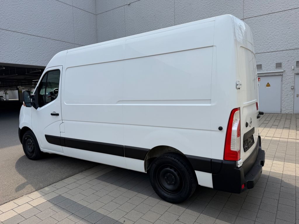 Nissan NV400