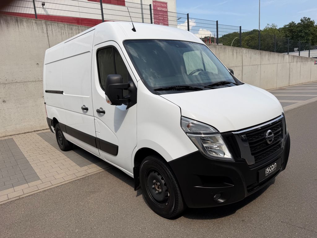 Nissan NV400