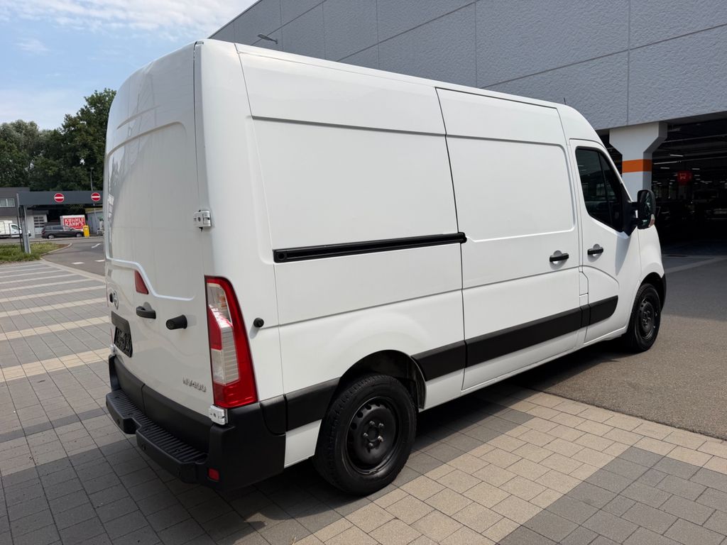 Nissan NV400
