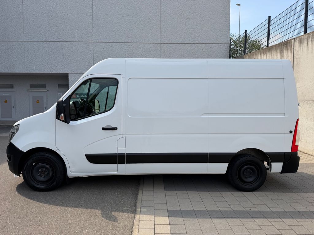Nissan NV400