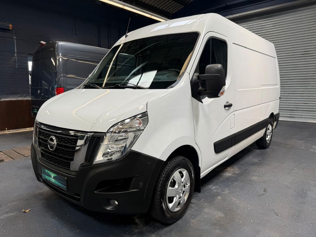 Nissan NV400