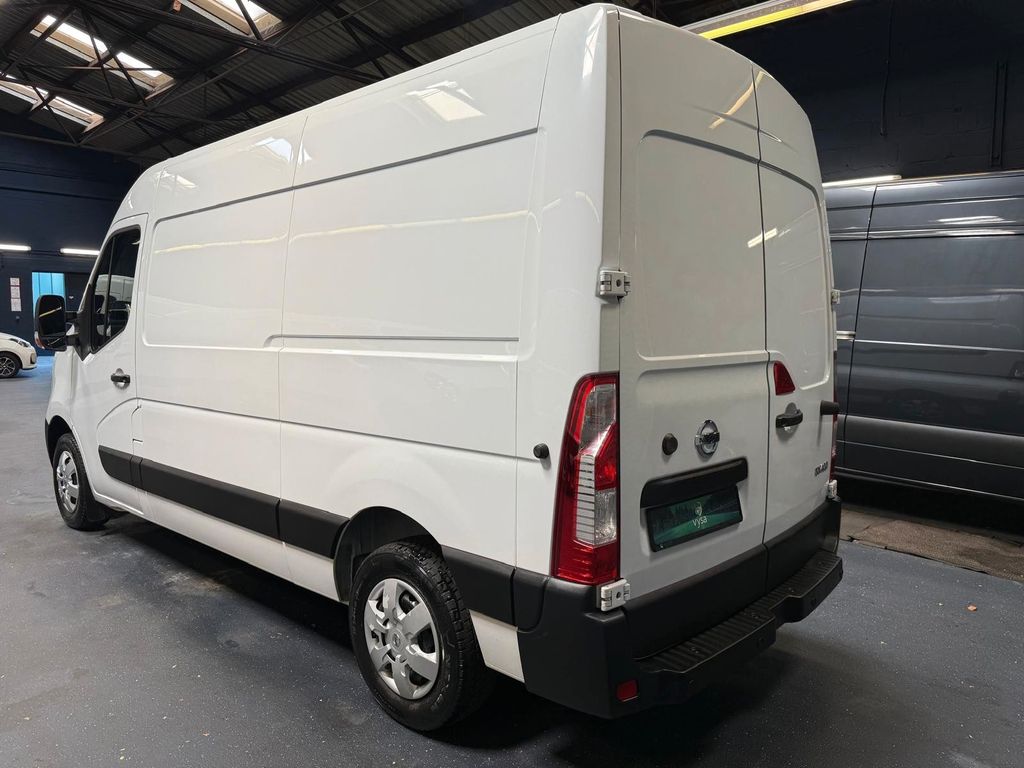 Nissan NV400