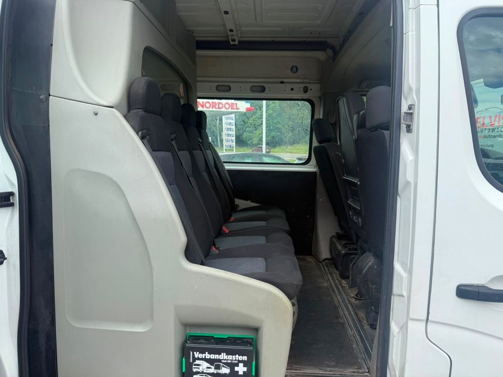 Nissan NV400
