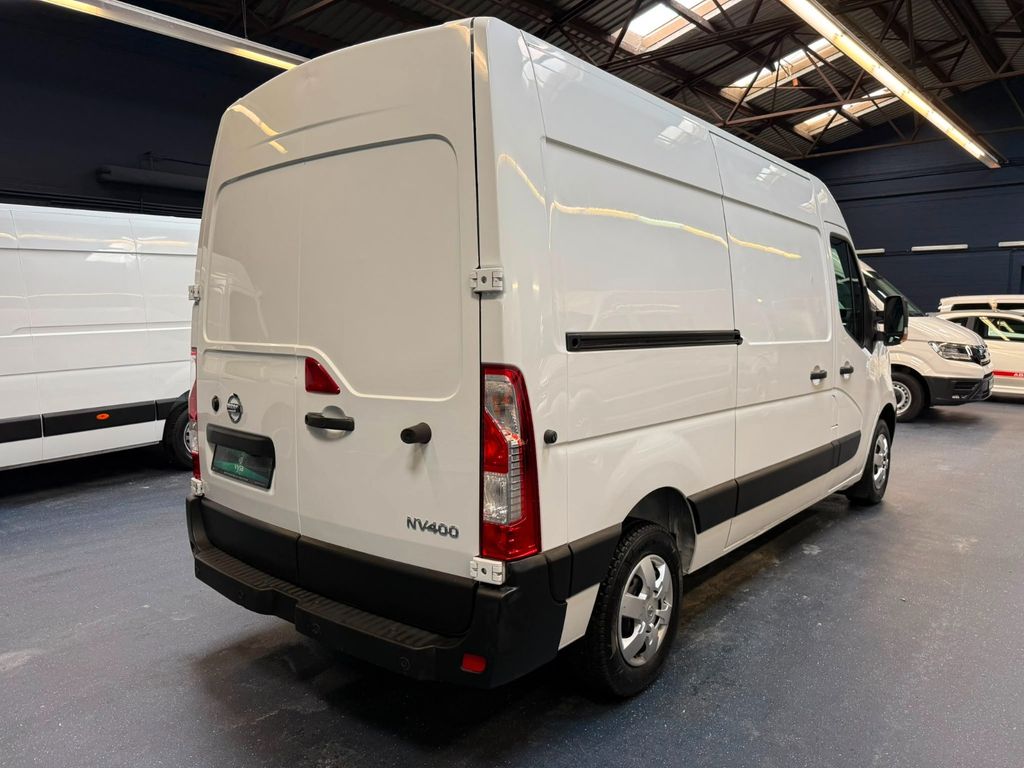 Nissan NV400