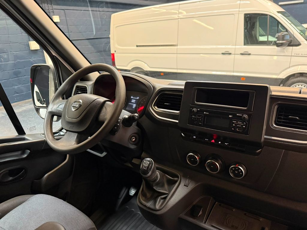 Nissan NV400