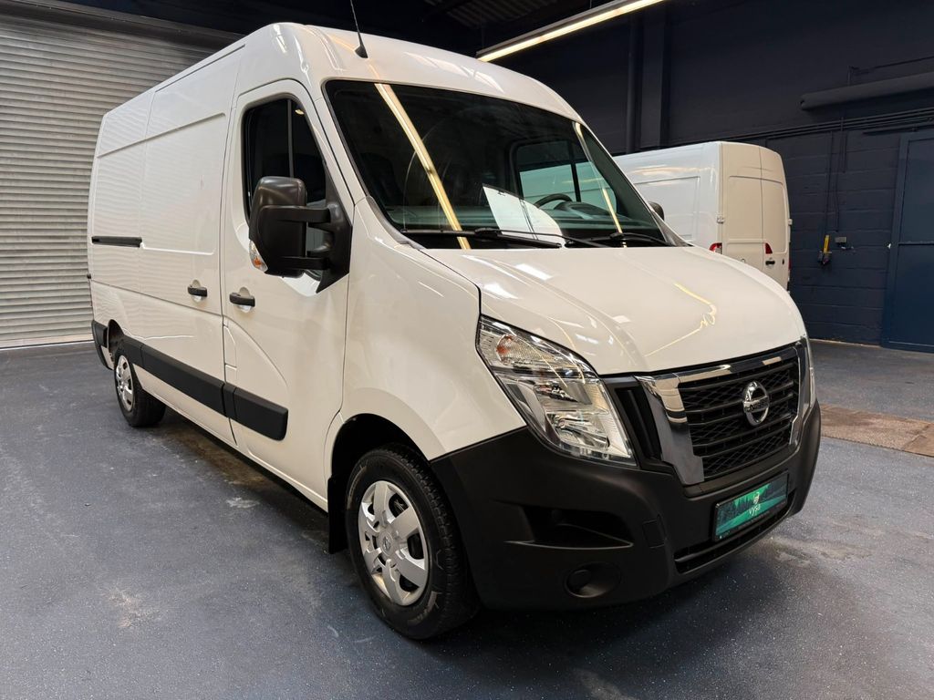 Nissan NV400