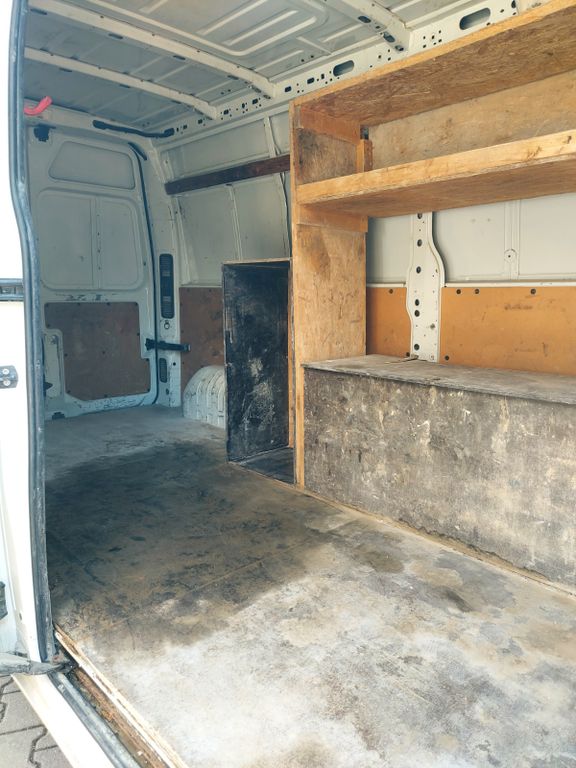 Nissan NV400