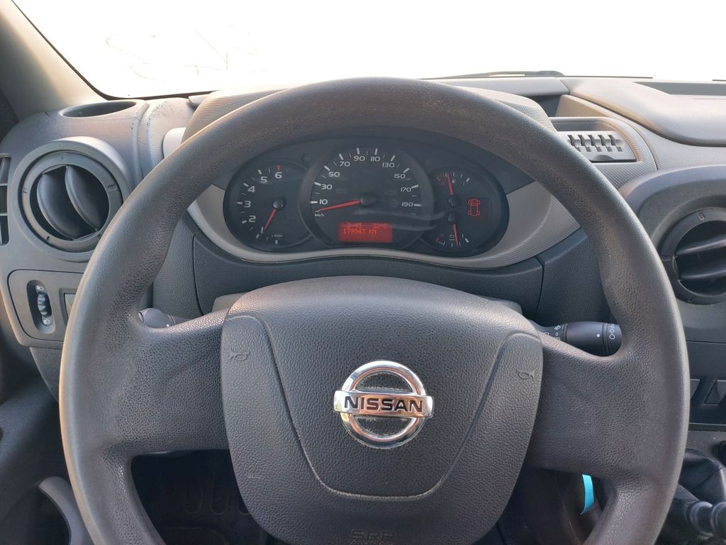Nissan NV400